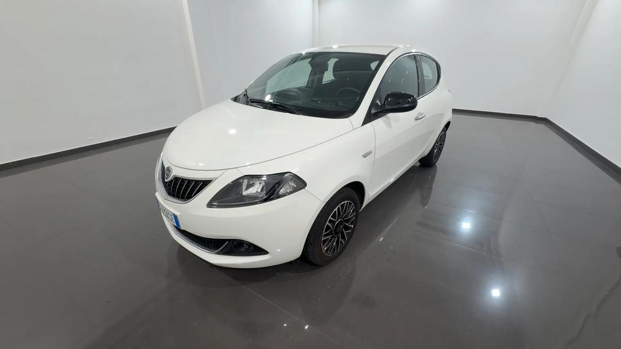 Lancia Ypsilon 1.0 Hybrid Platino full optional