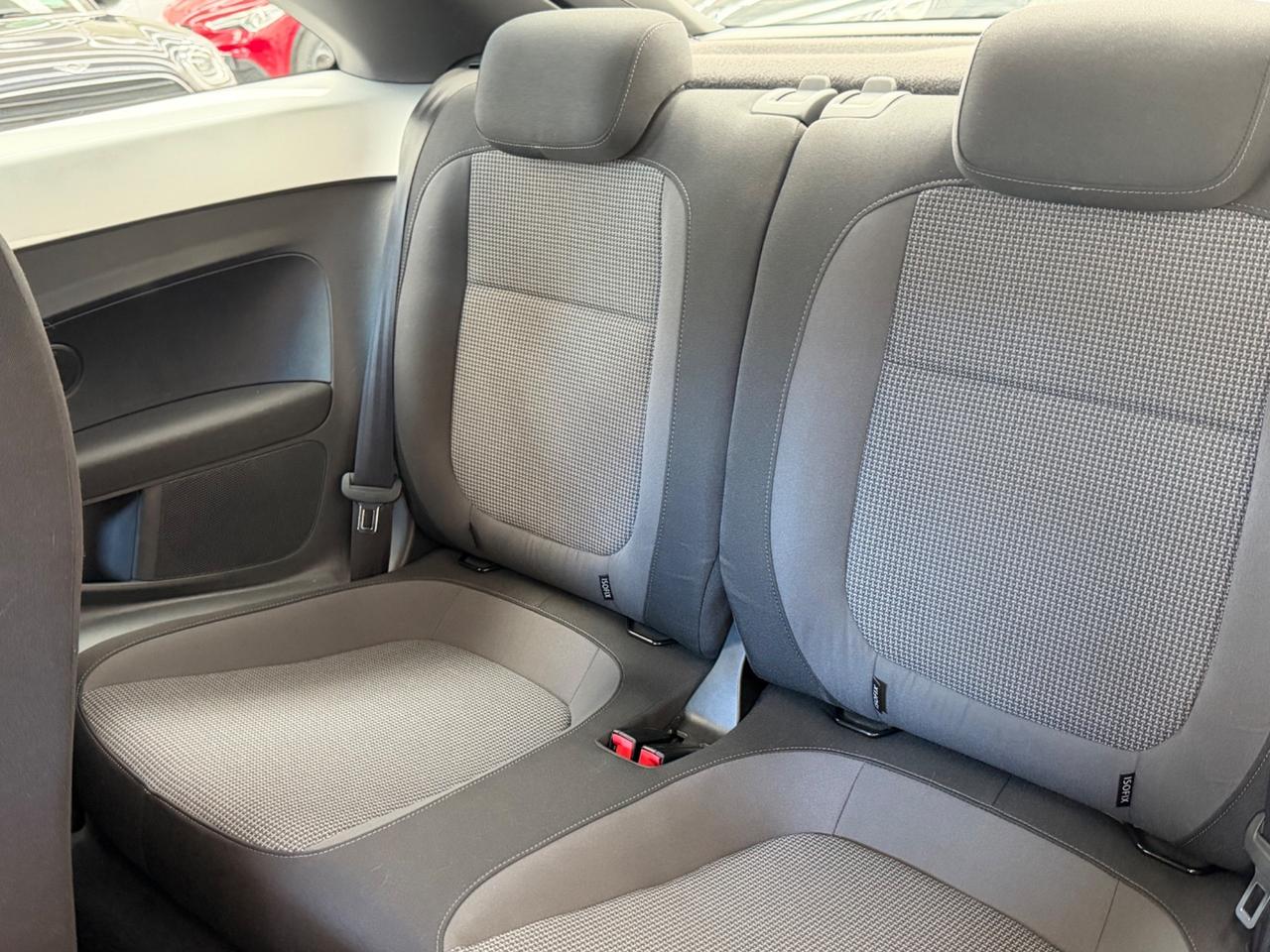 Volkswagen Maggiolino 1.6 TDI DSG Design