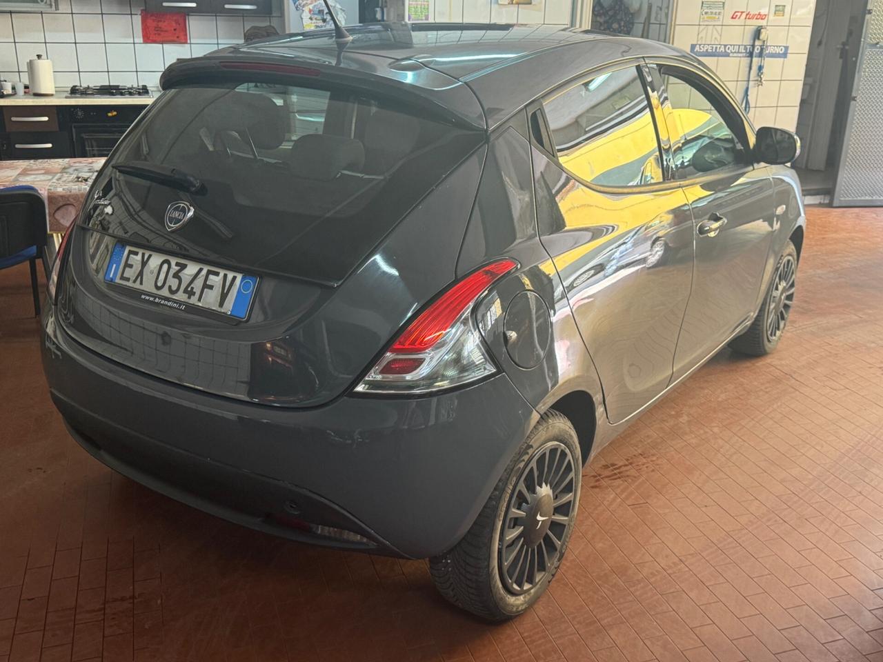 Lancia Ypsilon 1.2 69 CV 5 porte GPL Ecochic Gold