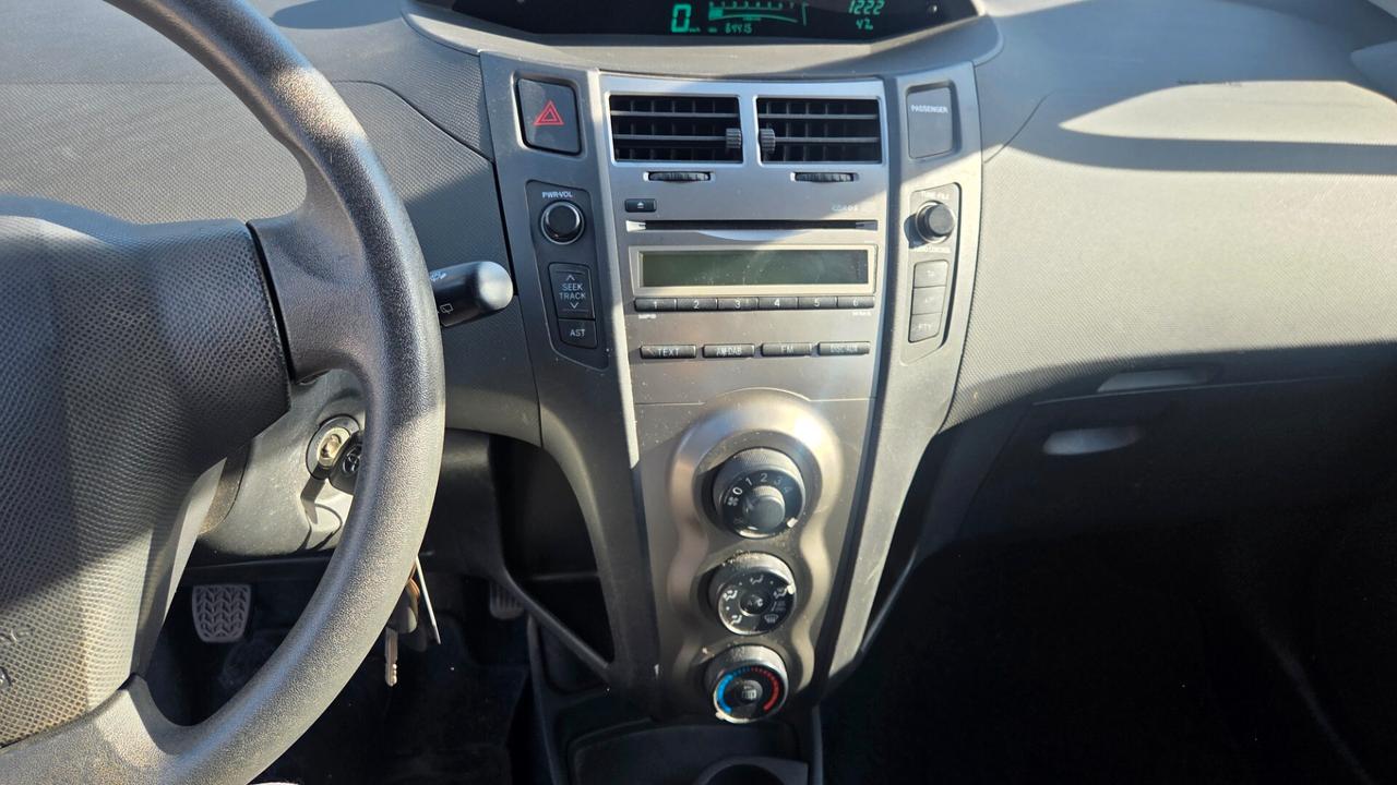 Toyota Yaris 1.0 5 porte Sol unico proprietario km