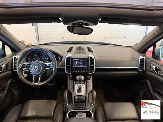 PORSCHE - Cayenne - 3.0 Diesel Platinum Edition