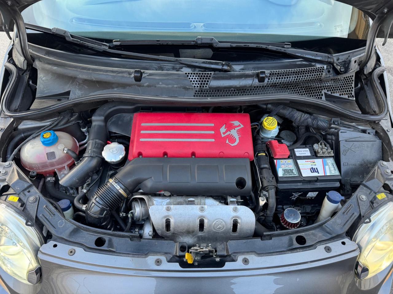 Abarth 500C 1.4 TURBOBENZINA 140CV 2010