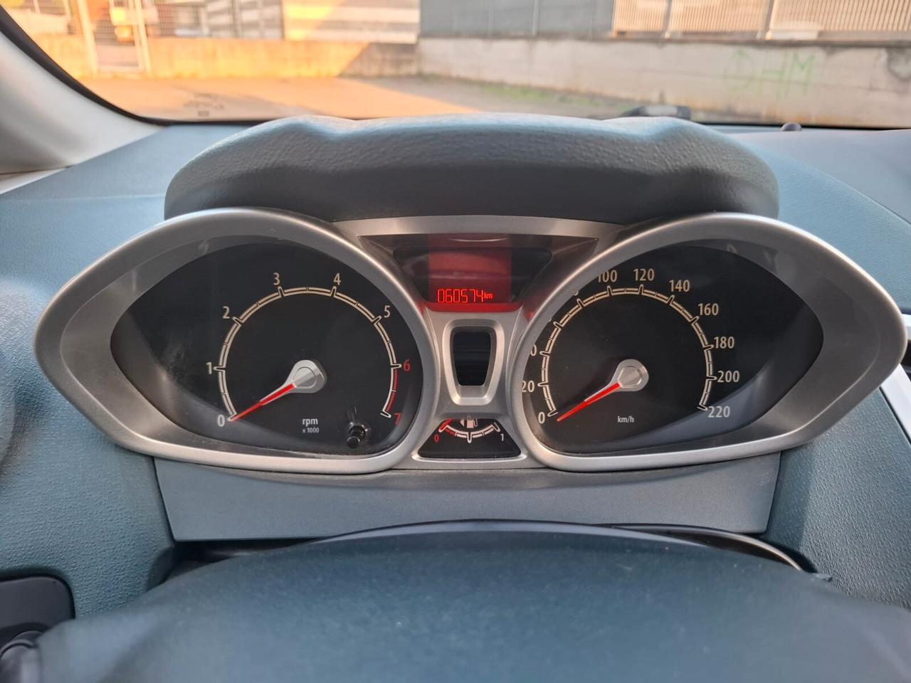 Ford Fiesta 1.2 5 porte SOLAMENTE 60.000 KM