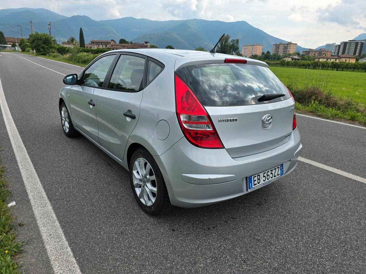 HYUNDAI i30 1.6 CRDi 90CV "ADATTA PER NEOPATENTATI"