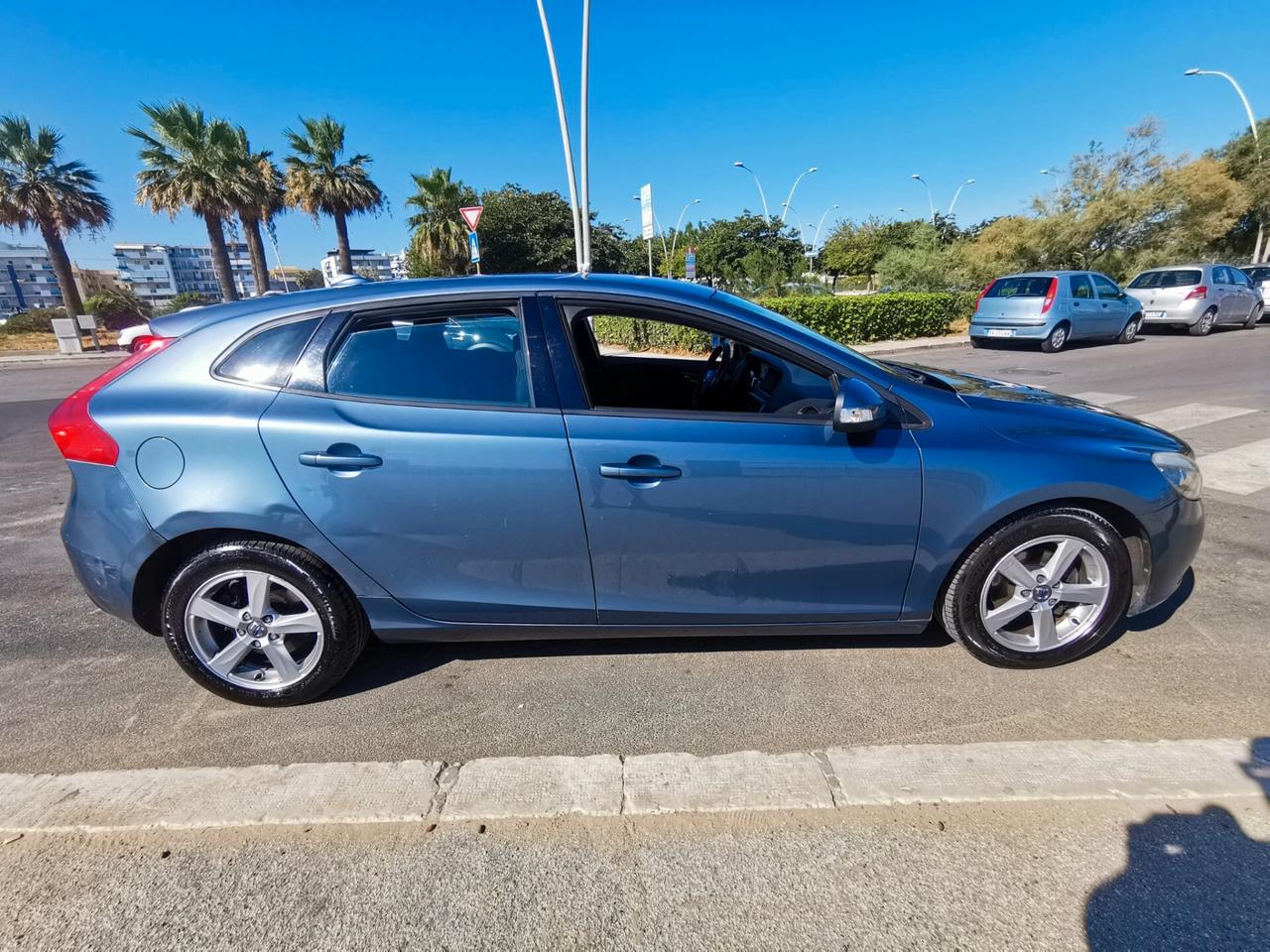 Volvo V40 D2 1.6 Summum 2014