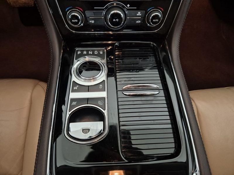 Jaguar XJ 3.0d V6 Portfolio auto my13