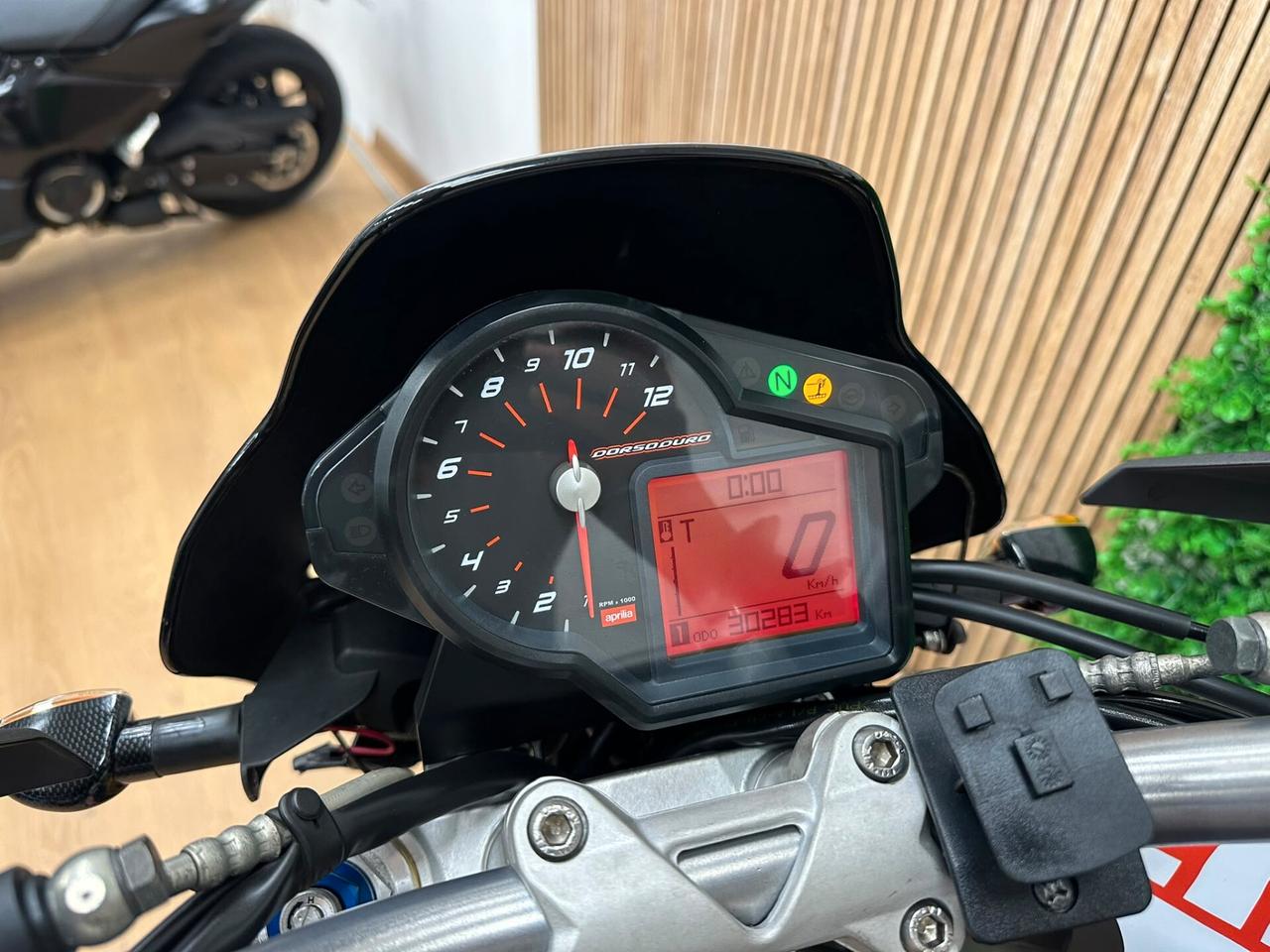 APRILIA DORSODURO 750 FACTORY / DA 99€ AL MESE