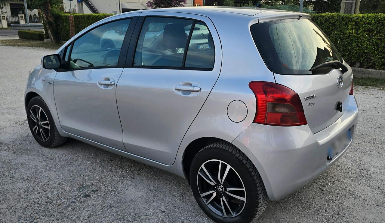 Toyota Yaris 1.3 5 porte Sol - AUTOMATICA
