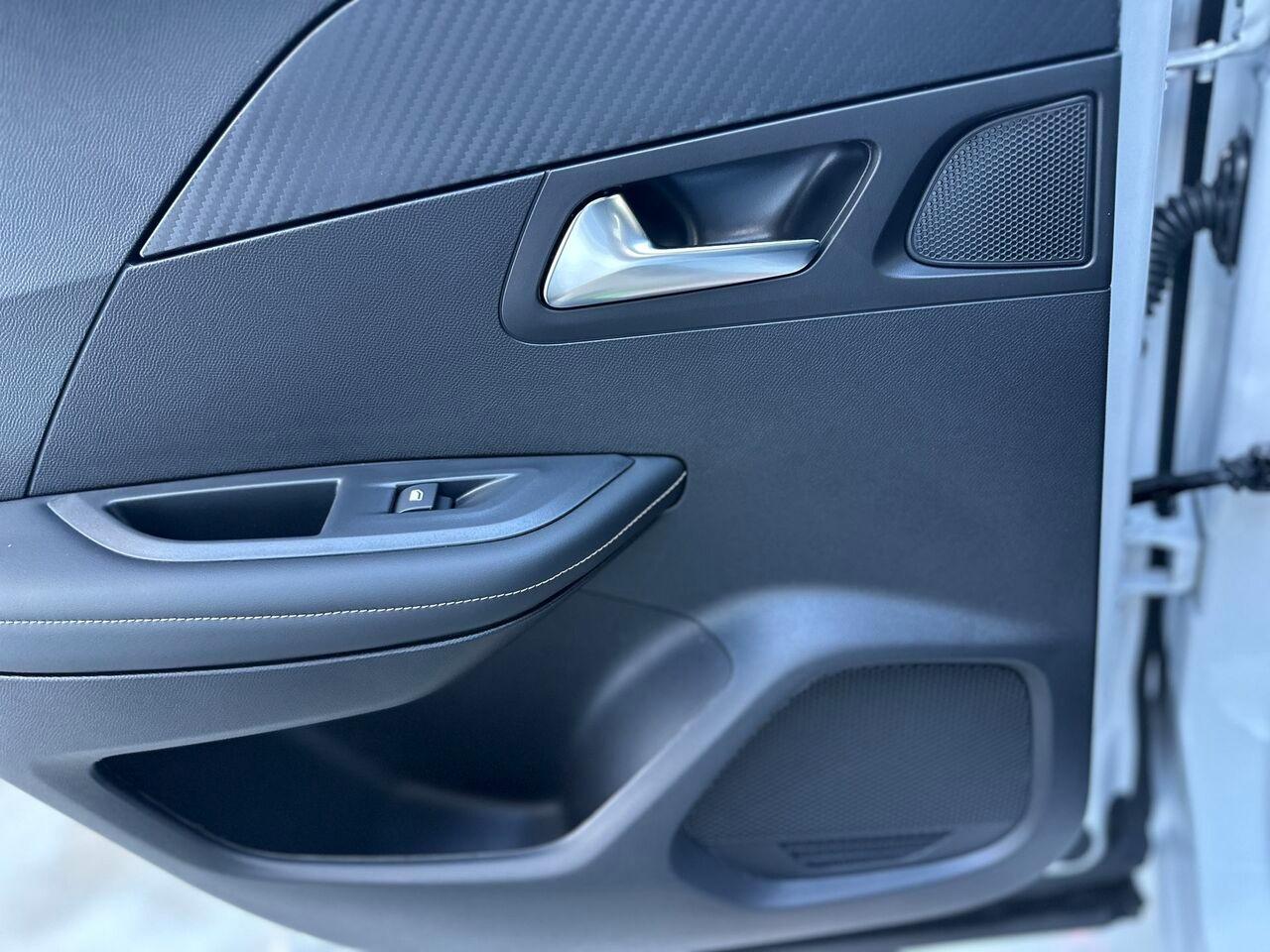 PEUGEOT 2008 II 2023 - 2008 1.2 puretech Allure s&s 130cv eat8