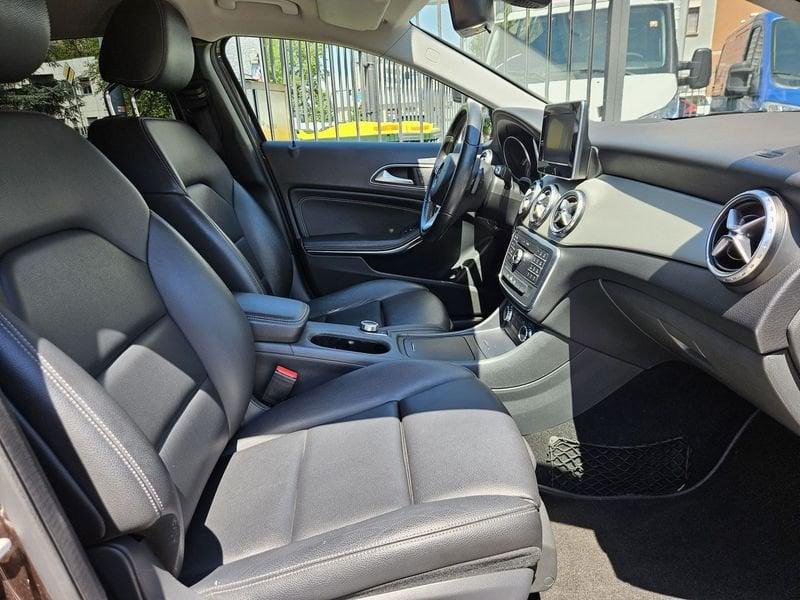 Mercedes-Benz GLA GLA 200 d Automatic Activity Edition
