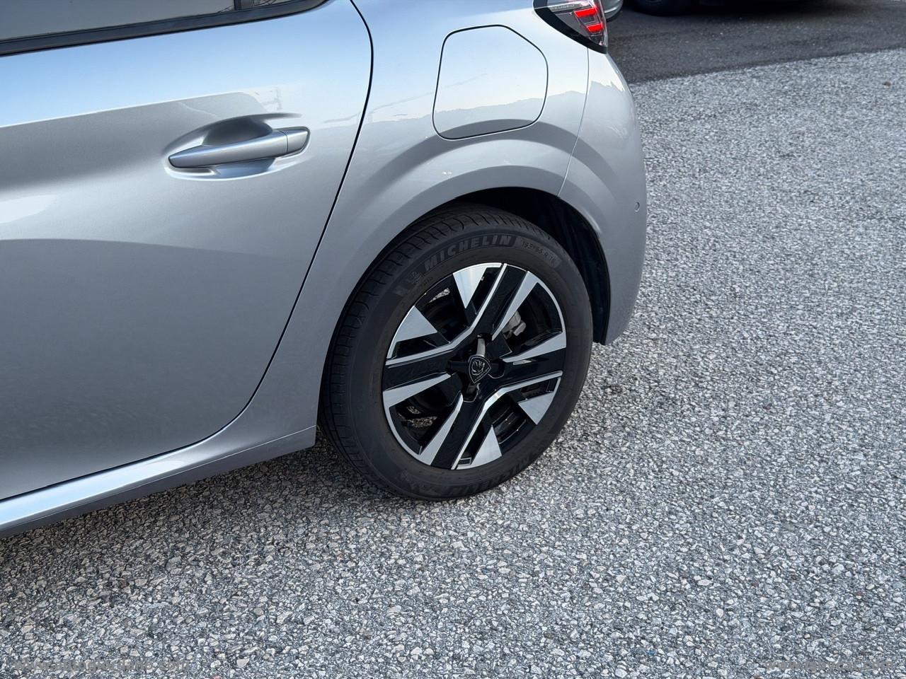 PEUGEOT 208 PureTech 100 S&S 5p. Allure PACK NAVIGATION + VISON PACK + VIIOPARK 2 + PARK DRIVE