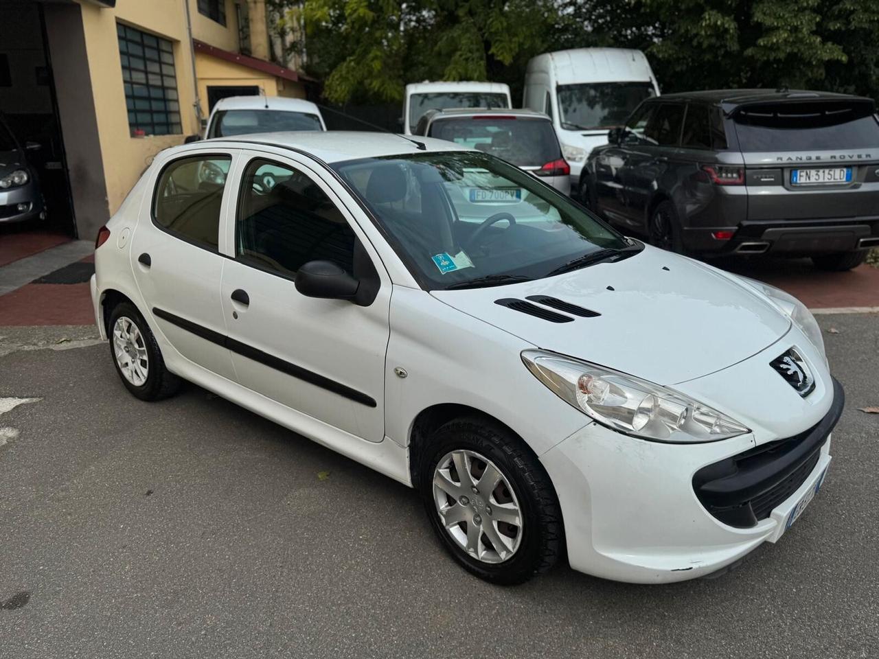 Peugeot 206 2010 1.1 60CV Benz 5p. 159.000 KM
