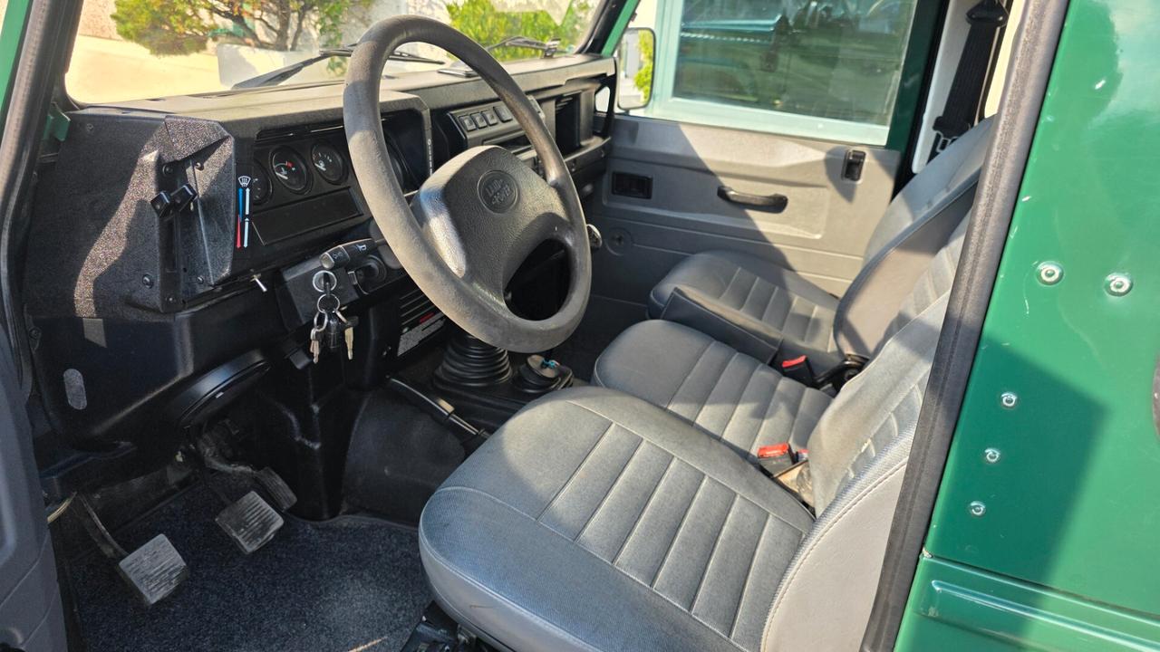 Land Rover Defender td5 pick up preparato omologato