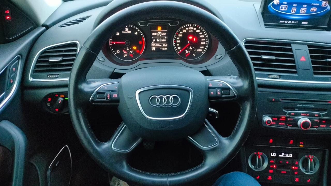Audi Q3 2.0 TDI 140 CV Business