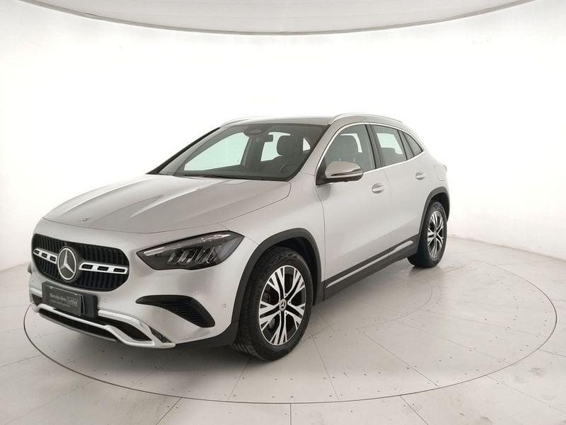 Mercedes-Benz GLA 180 d Progressive Advanced auto
