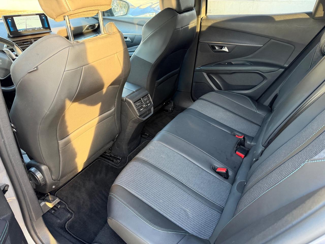 Peugeot 3008 BlueHDi 130 S&S EAT8 Allure Pack