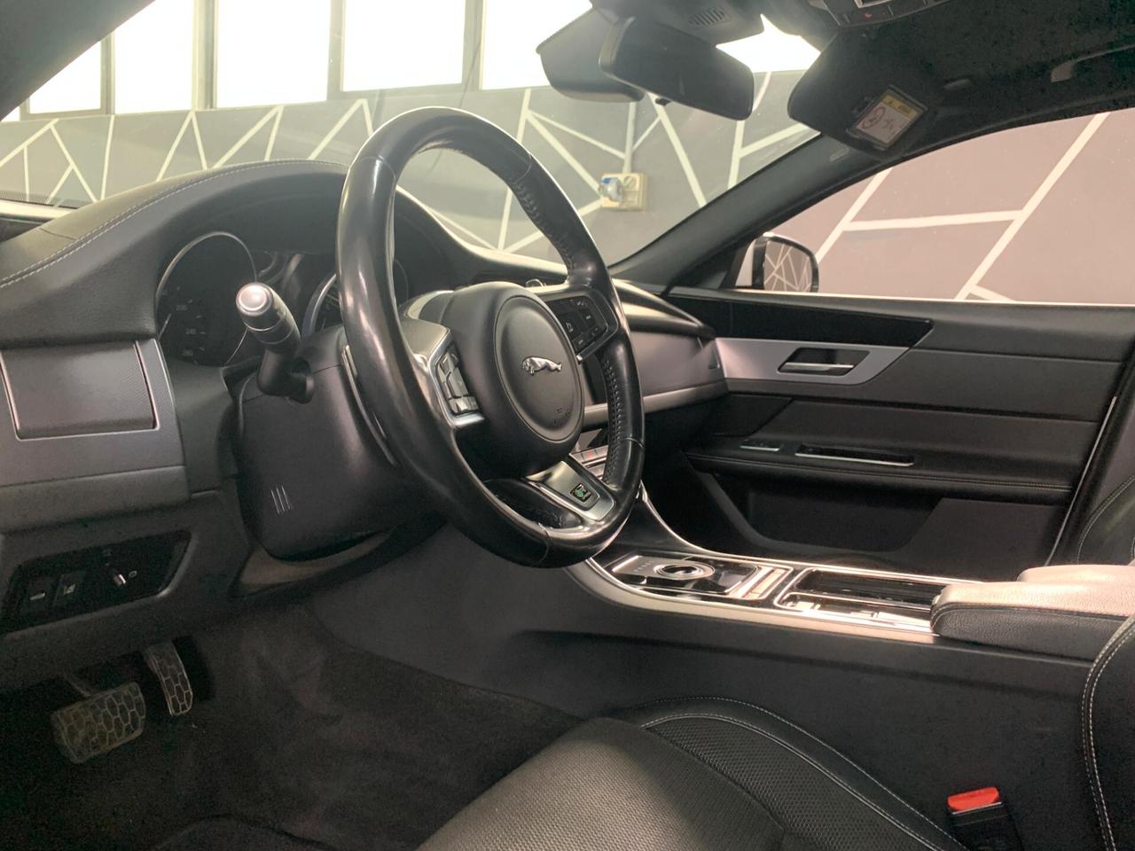 Jaguar XF 2.0 D 180 CV aut. R-Sport