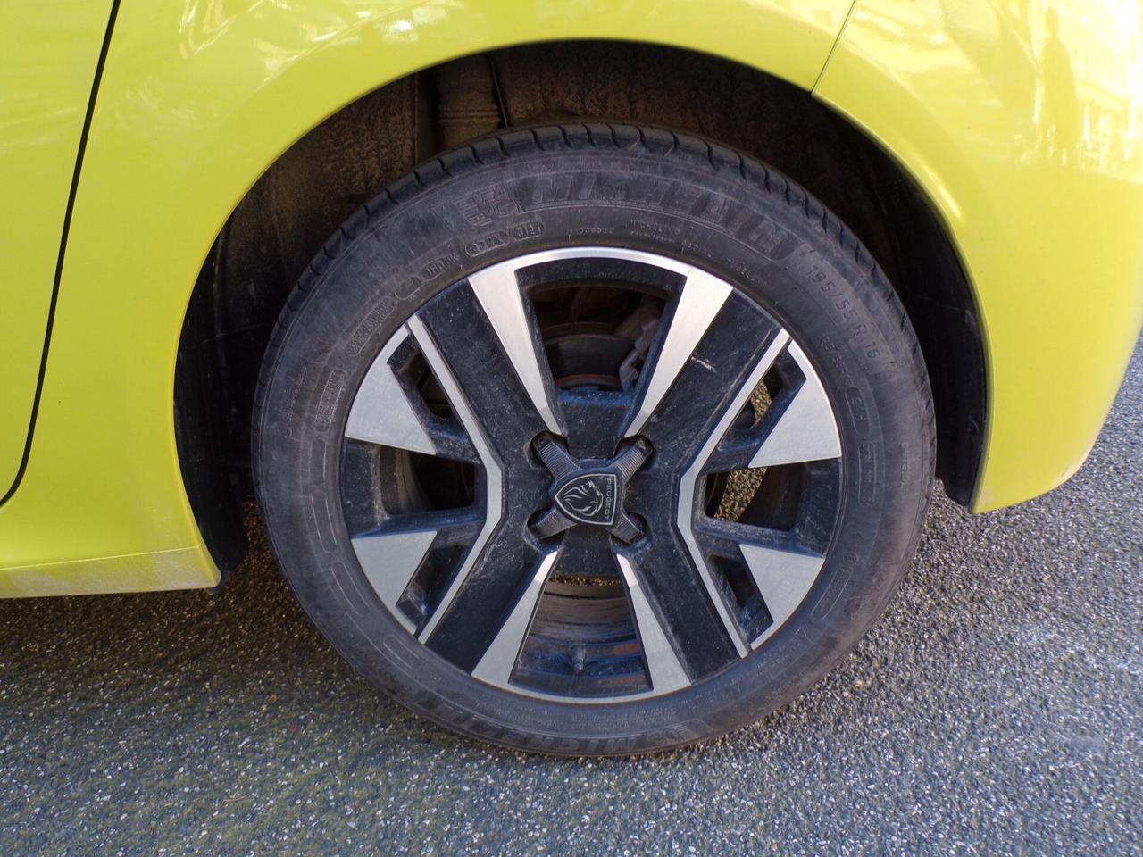 Peugeot 208 PureTech 100 Stop&Start 5 porte Style