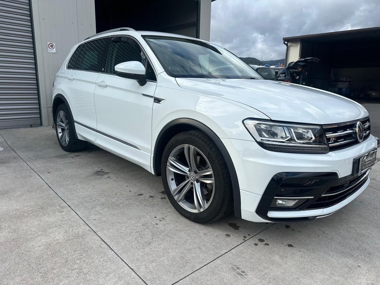 Volkswagen Tiguan 1.6 TDI SCR R.LINE