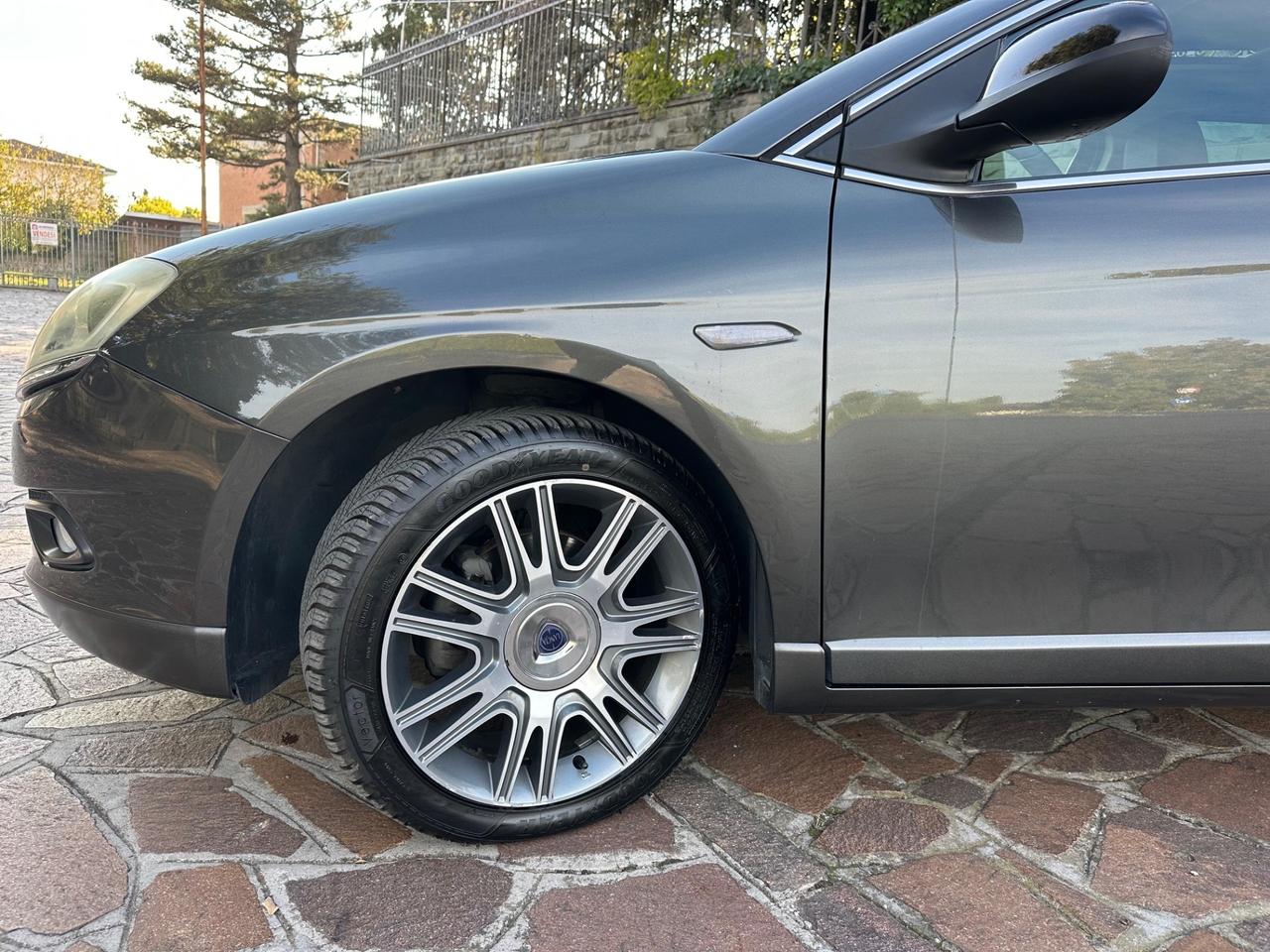 Lancia Delta 1.6 MJT DPF Silver tetto apr int pelle