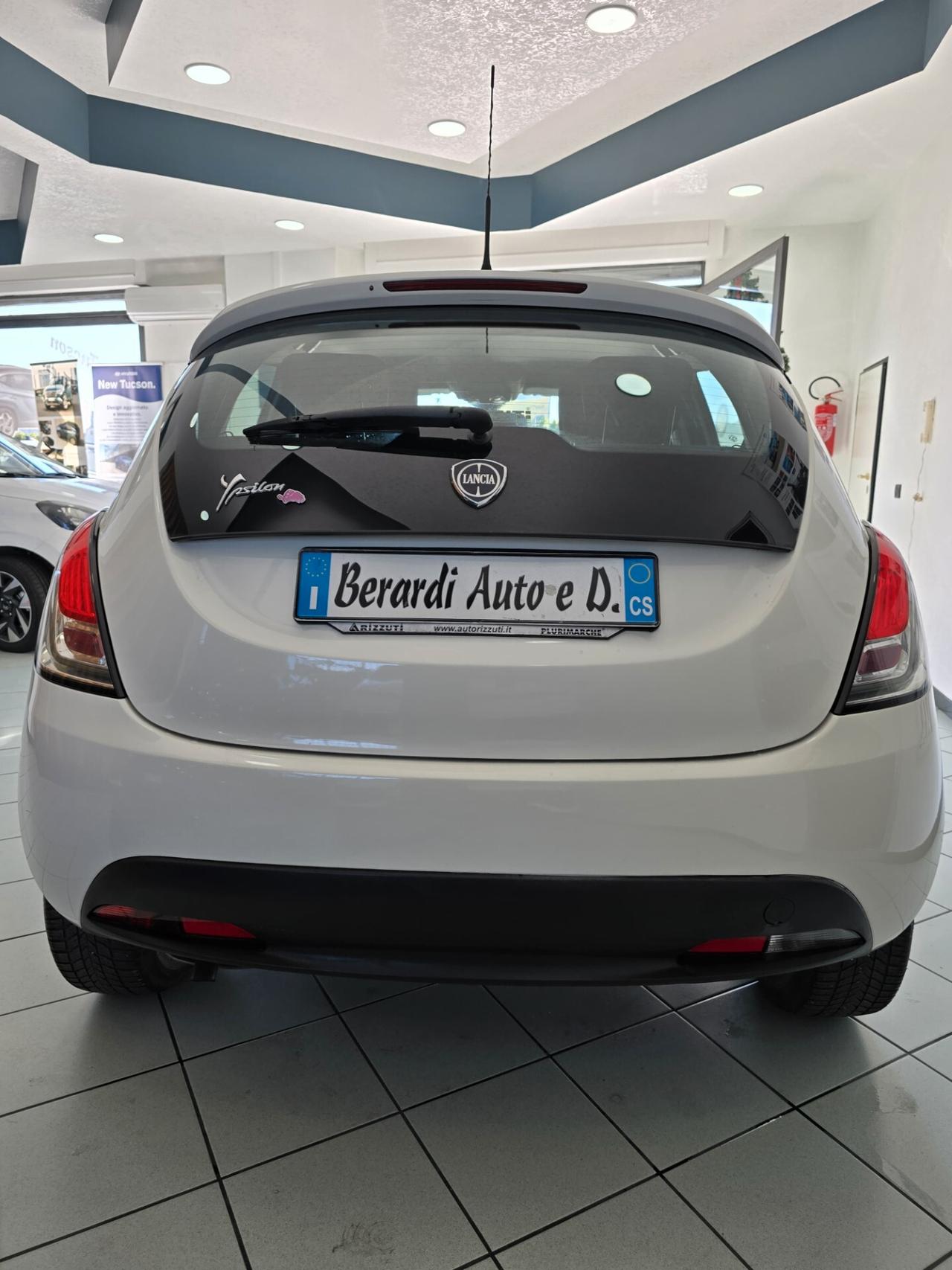 Lancia Ypsilon 1.2 69 CV 5 porte S&S Platinum