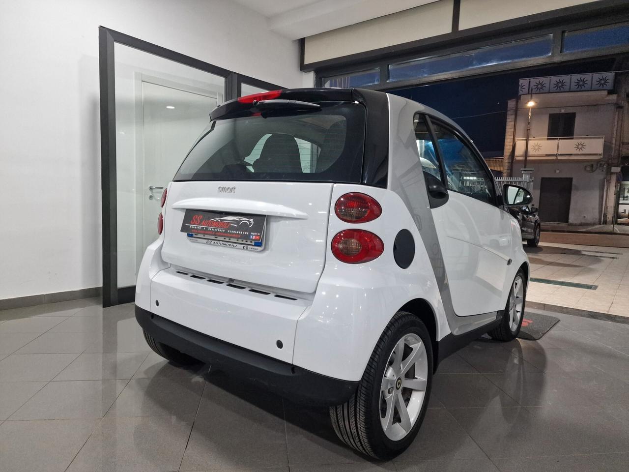 Smart ForTwo 1000 62 kW coupé passion