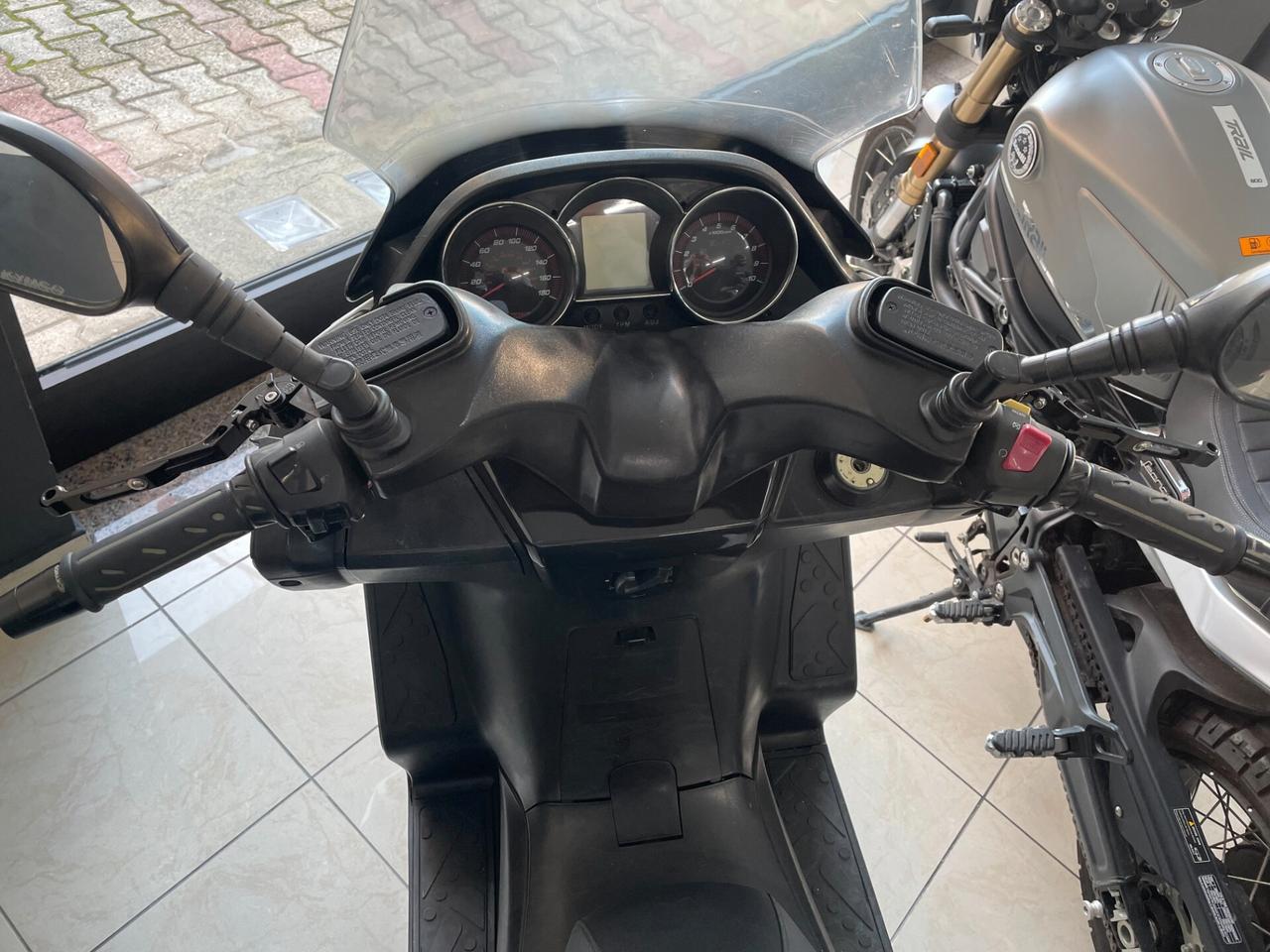 Kymco DownTown 300