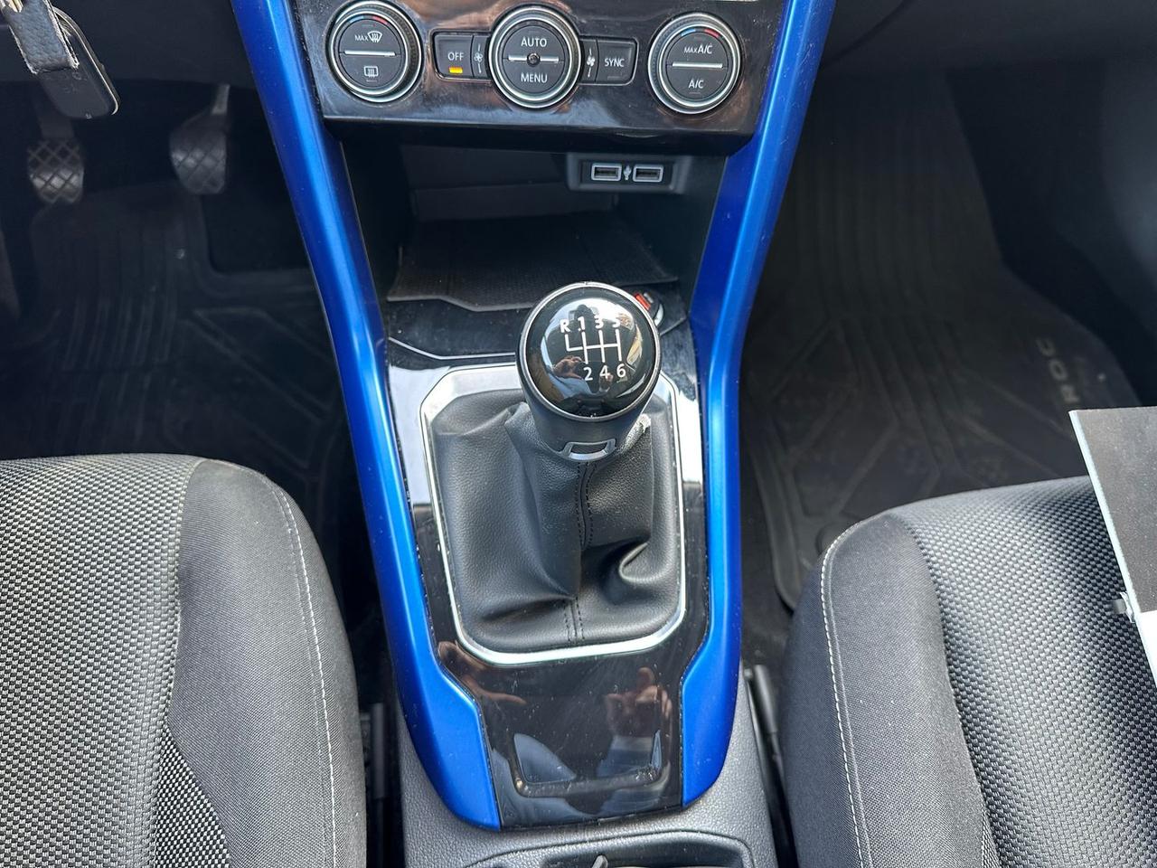 Volkswagen T-Roc 1.6 TDI Advanced #10500