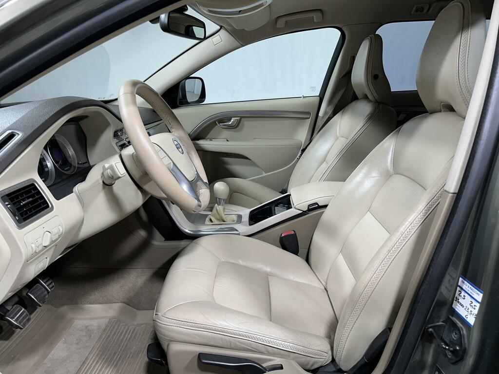 Volvo XC70 2.4 D4 ved (d3) Momentum awd