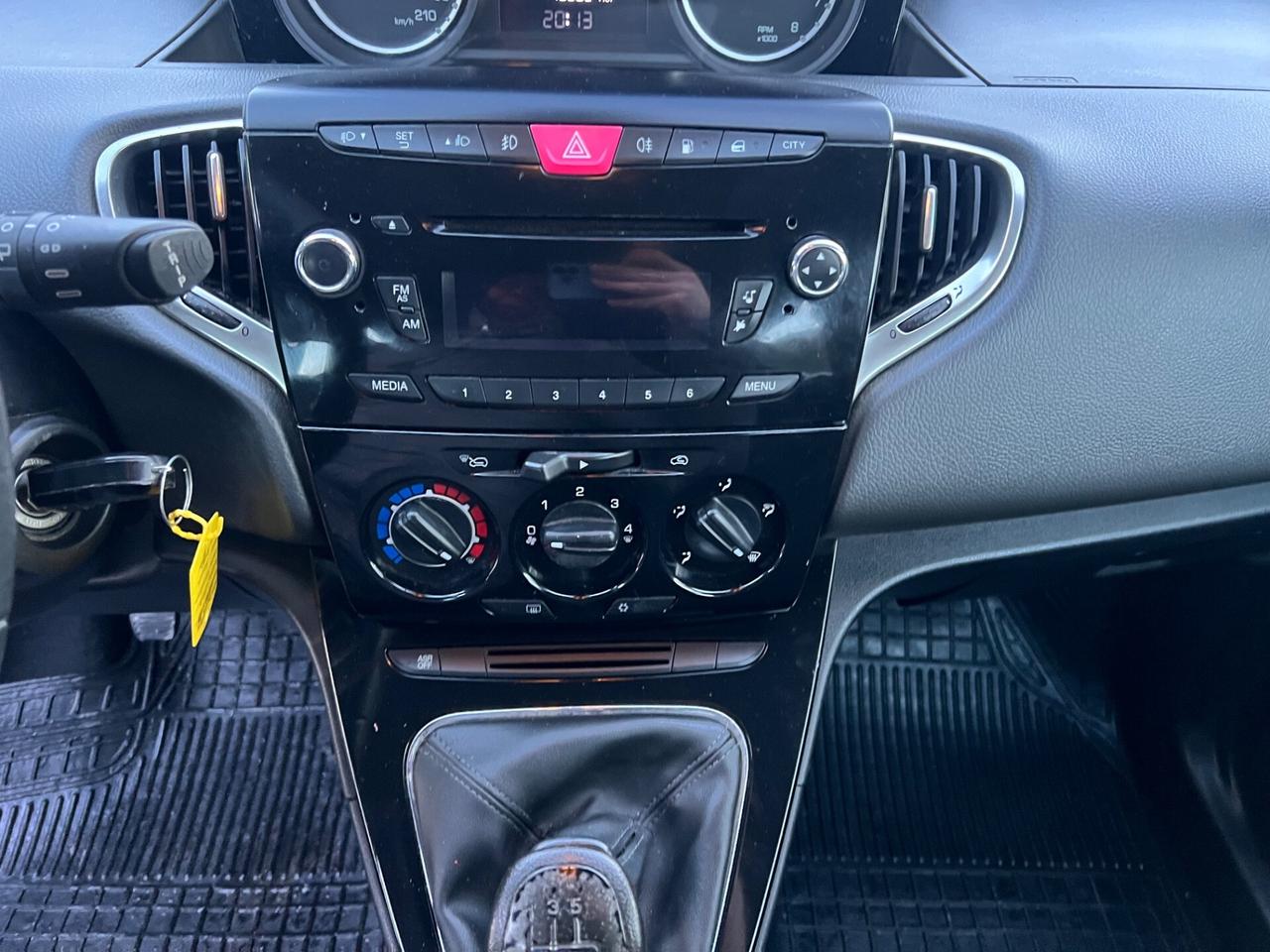 Lancia Ypsilon 1.2 5 porte GPL Ecochic Gold