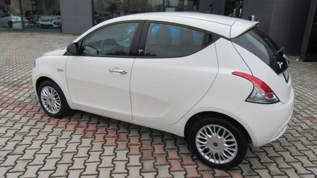 Lancia Ypsilon 1.2 69 CV 5 porte Silver