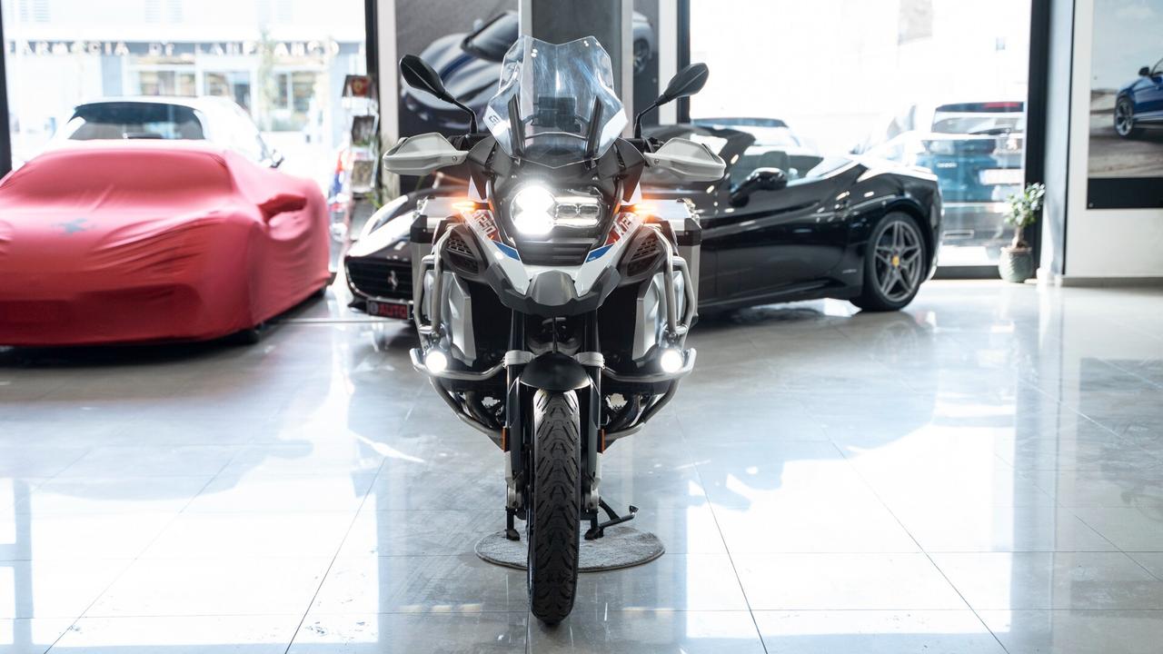 BMW R 1250 GS ADVENTURE RALLYE PACK LUCI AKRAPOVIC CRUISE RISCALDAMENTO MANOPOLE + BORSE RIGIDE