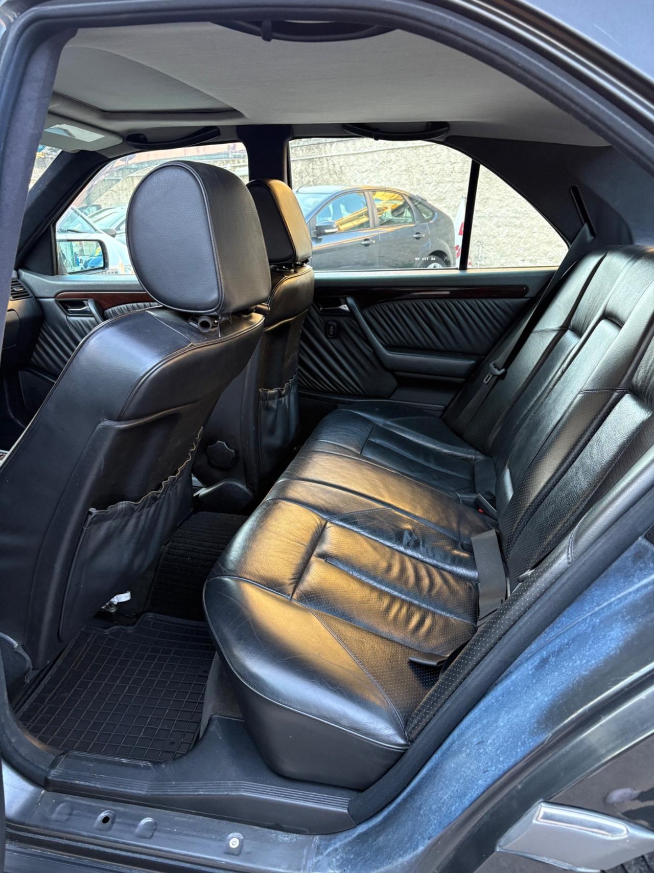 Mercedes C 200 berlina GPL magnifica