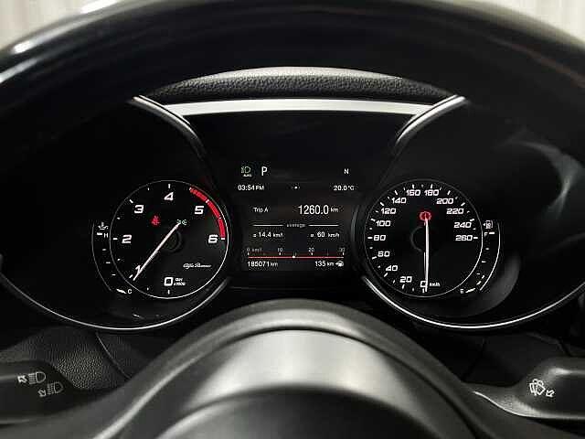 Alfa Romeo Giulia 2.2 Turbodiesel 210 CV AT8 AWD Q4 Veloce