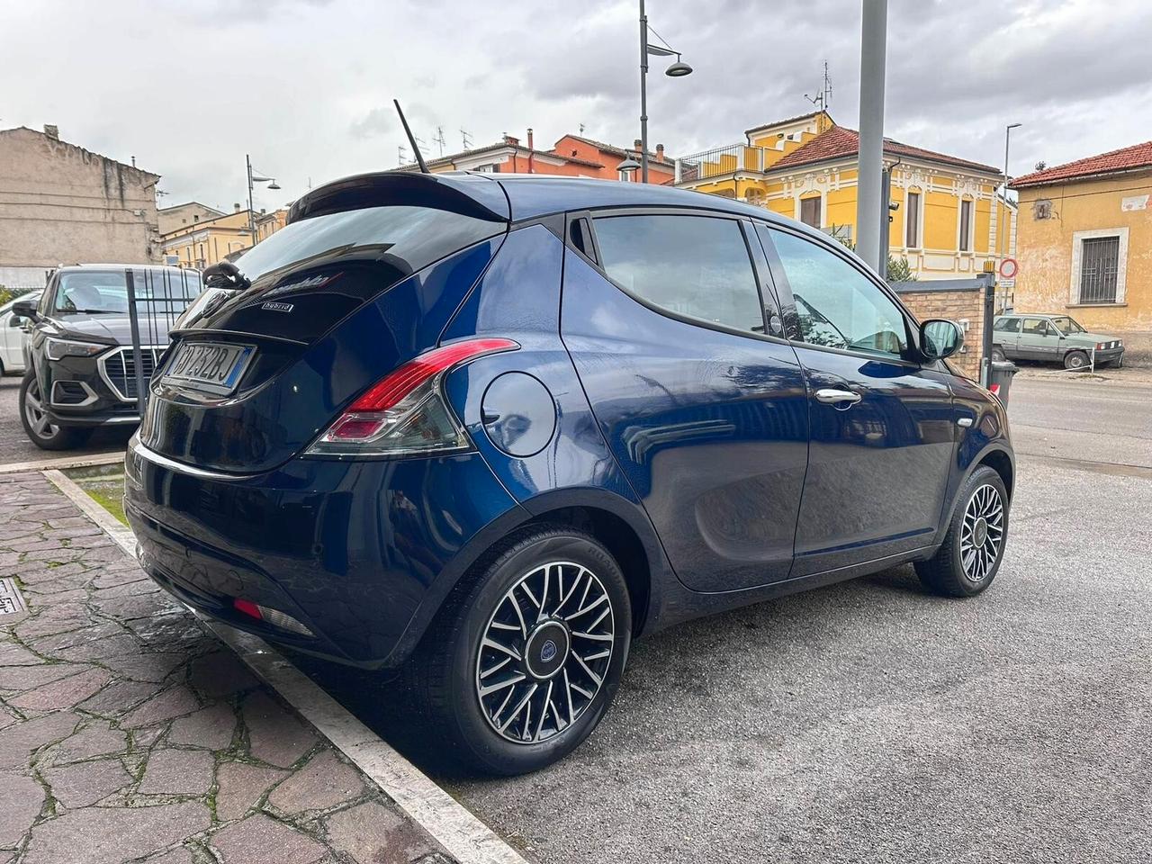 Lancia Ypsilon 1.0 Hybrid Gold 70 CV