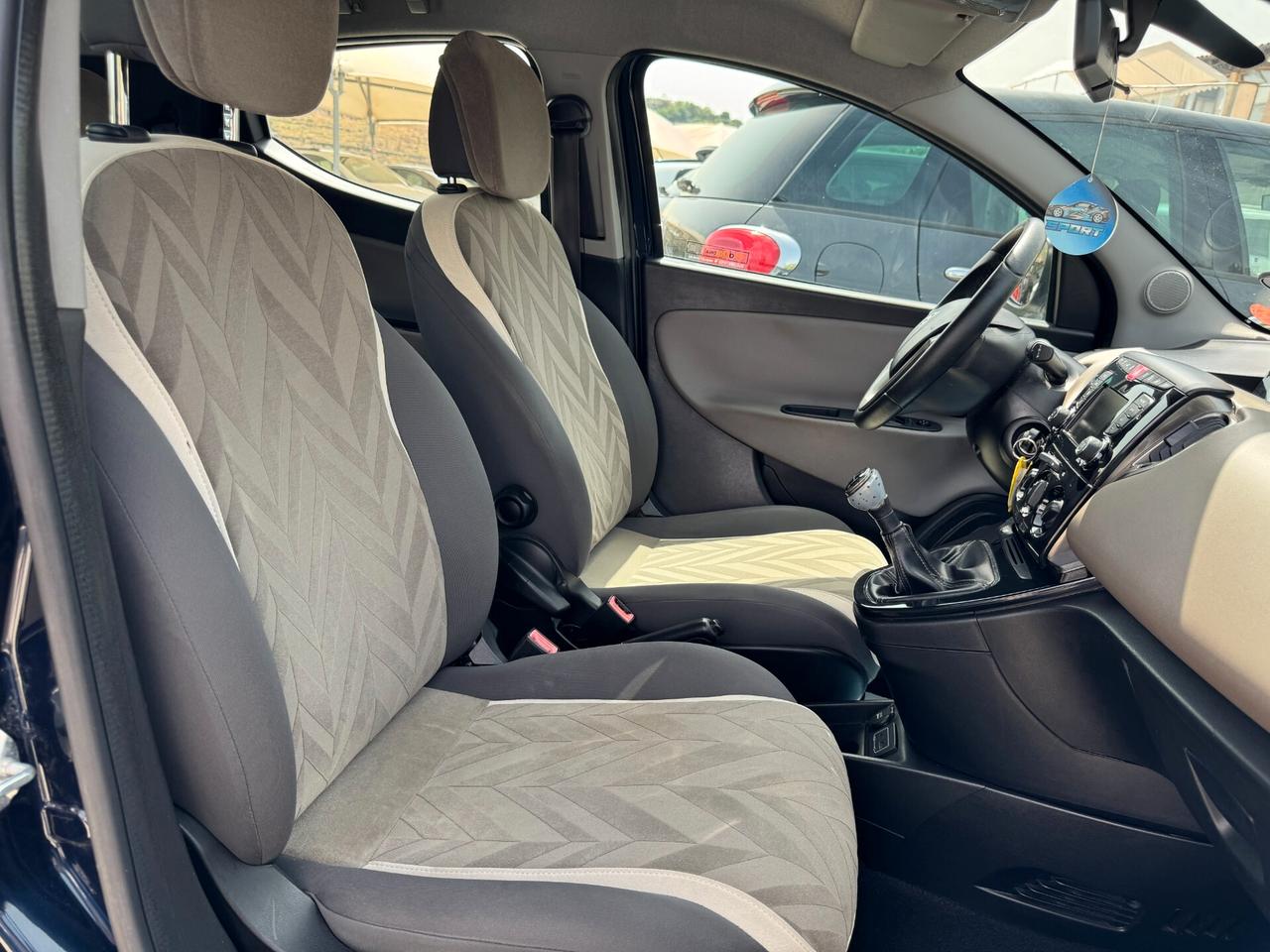 Lancia Ypsilon 1.3 MJT 16V 95 CV 5 porte S&S Silver