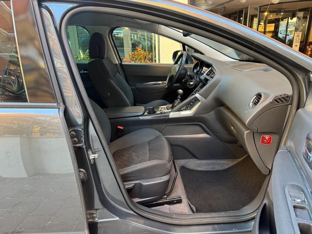 PEUGEOT 3008 1.6 HDi 115CV Business