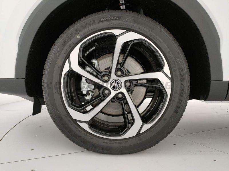 MG HS MG HS 1.5T DCT DEL 2WD DELUXE WSB - Dover White Pelle, Similpelle e Alcantara