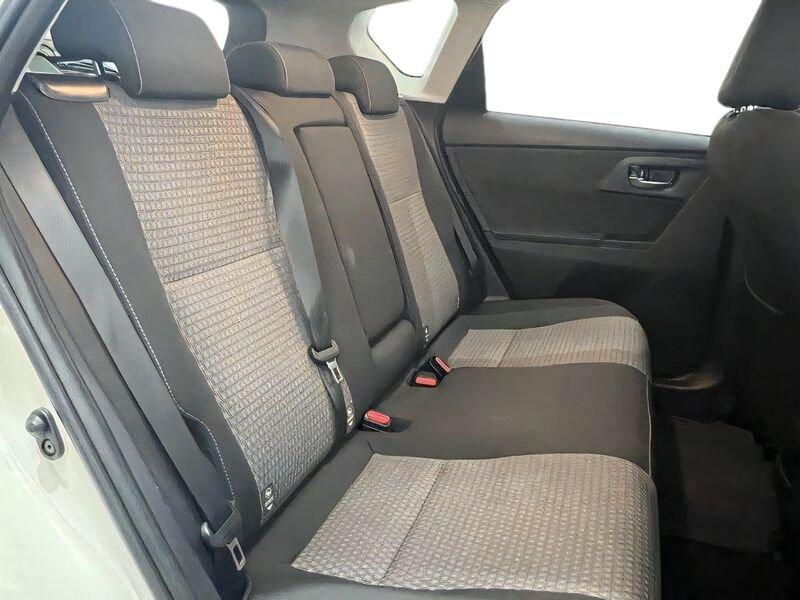 Toyota Auris 1.8 Hybrid Style