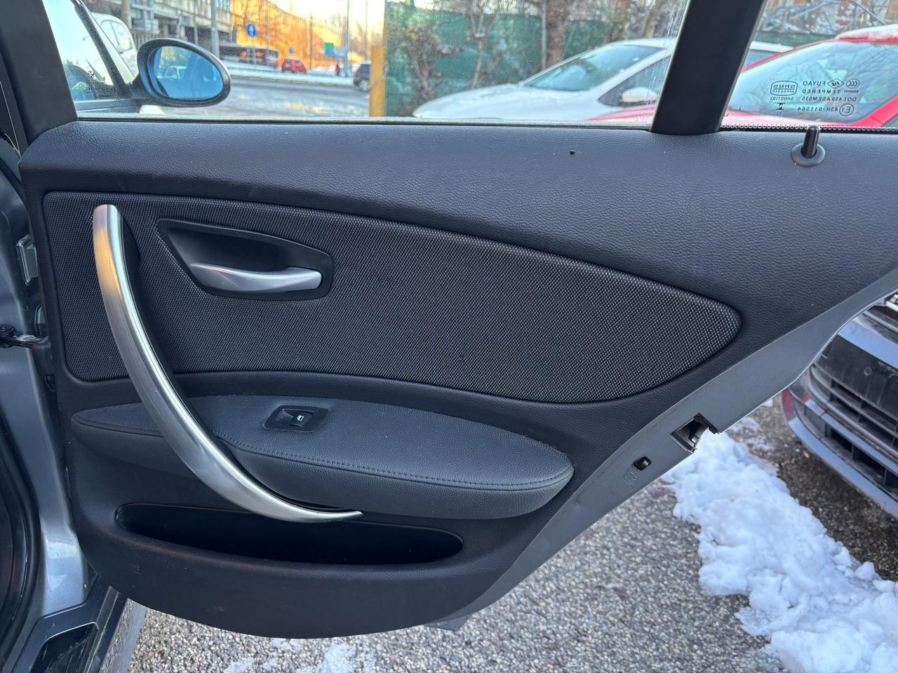 Bmw 118 118d serie 1 attiva 5 porte