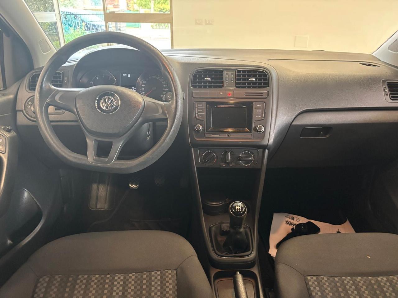 VOLKSWAGEN POLO ANNO 2015 BZ 1.0 ADATTA NEOPATENTATI KM 179 MILA
