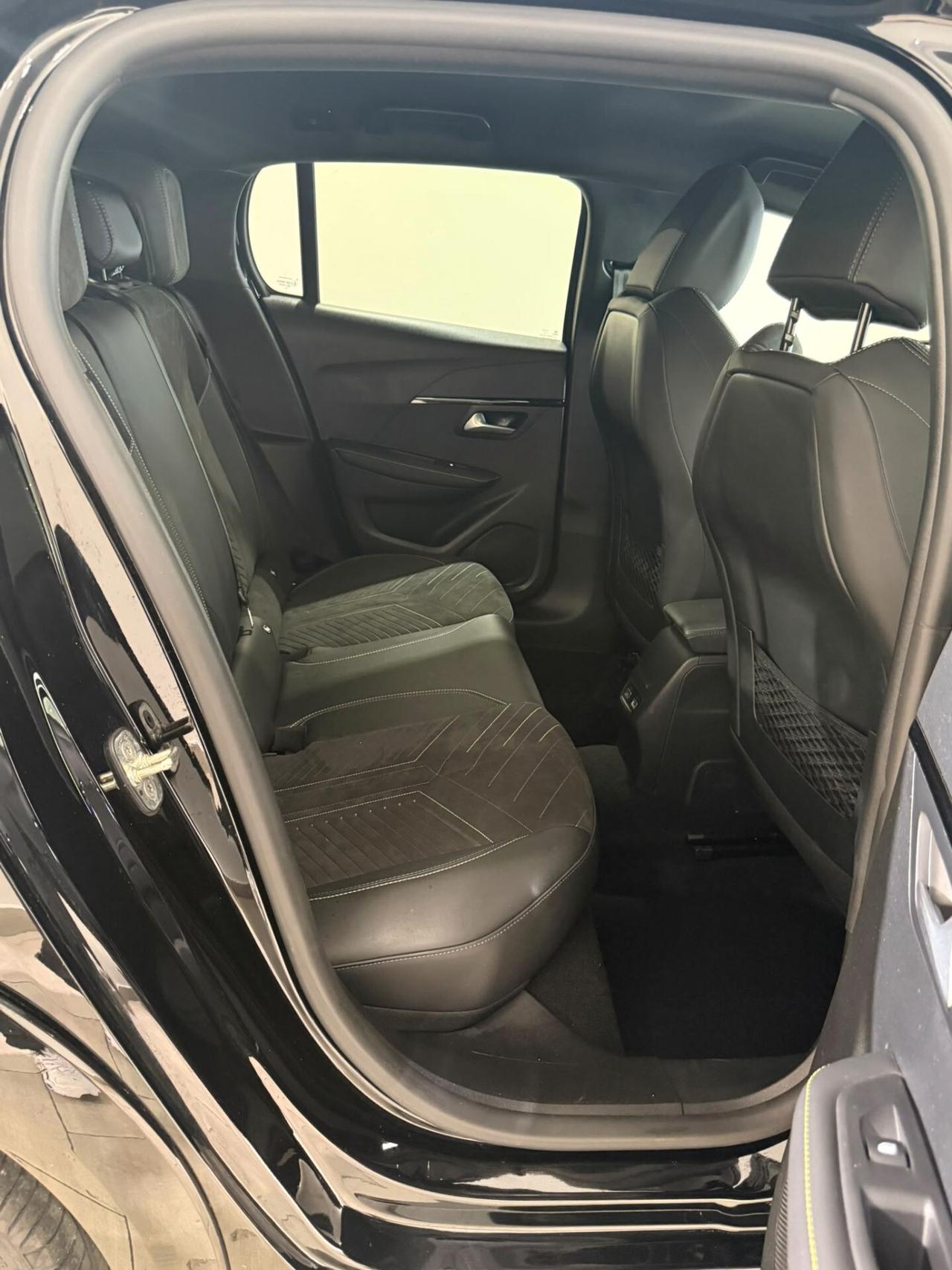 Peugeot 208 hybrid/benzina 2025 14.000 km