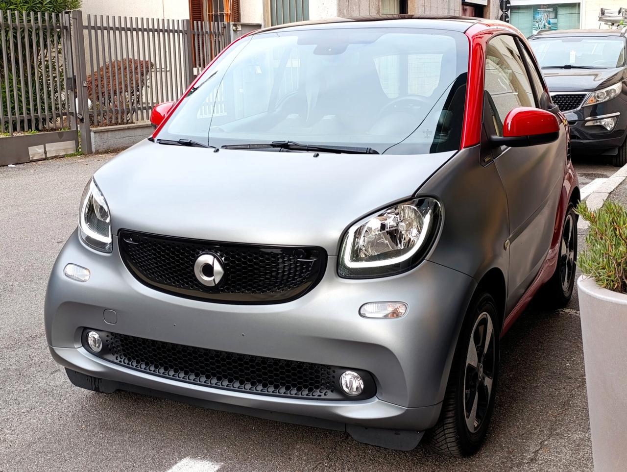 Smart ForTwo 90 0.9 Turbo twinamic Passion Grey Opaco e Rossa
