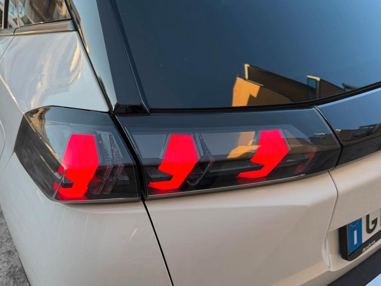 PEUGEPT 2008 1.5 HDI 110 CV. E6 ALLURE PAK PERFETTA