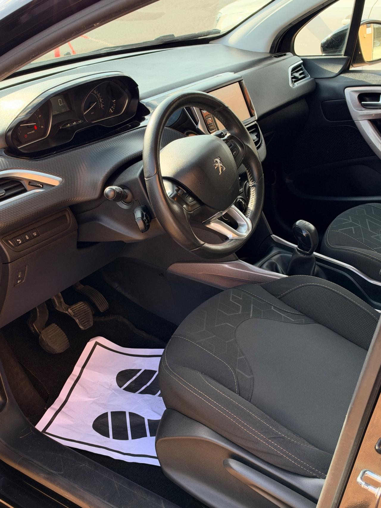 Peugeot 2008 BlueHDi 100 Black Matt