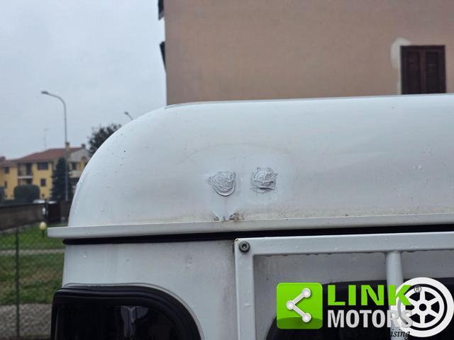 LAND ROVER Defender 2.4 TD4 122 CV 110 Crew Cab