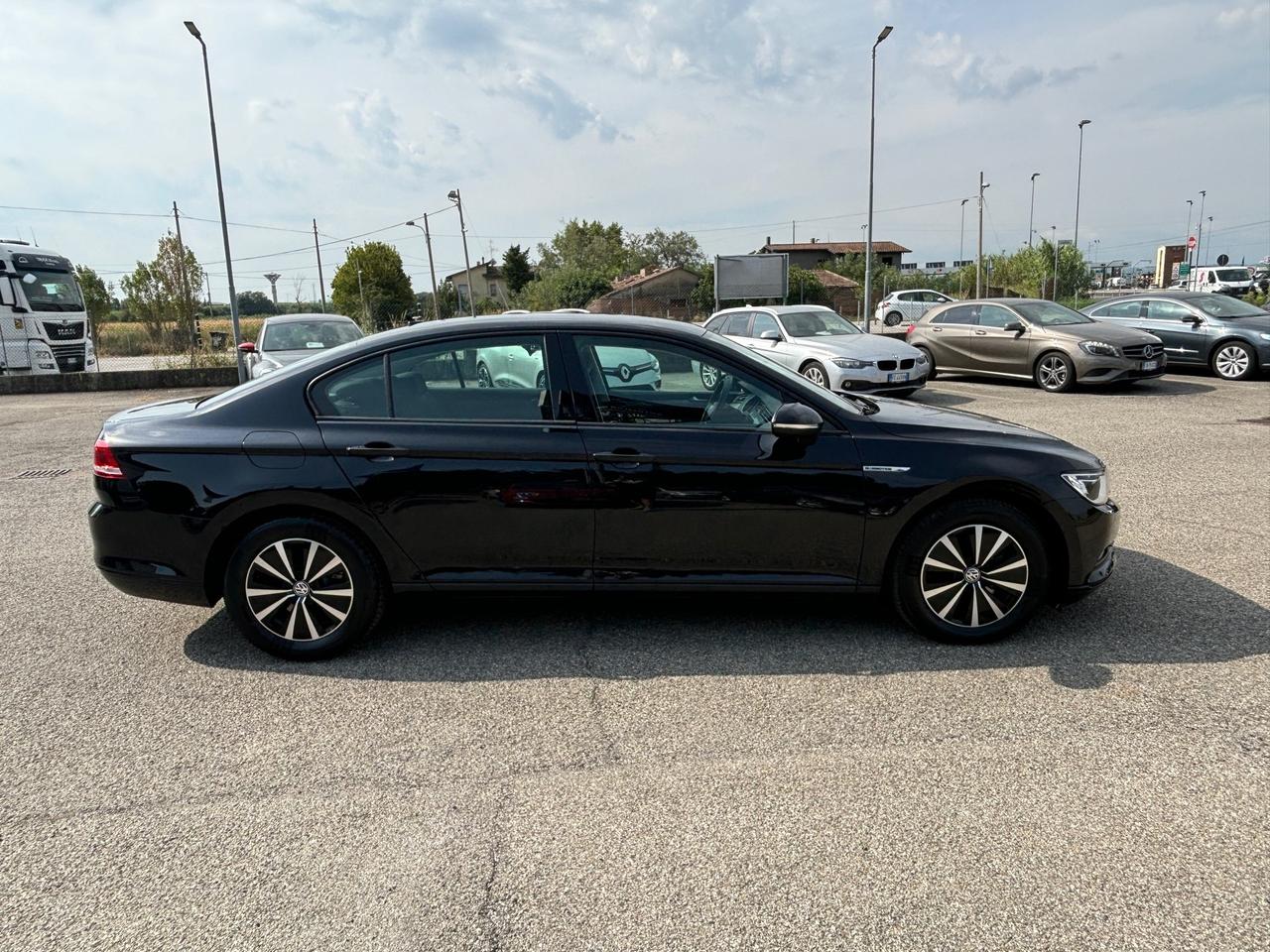 Volkswagen Passat 2.0 TDI Highline BlueMotion Technology - 2017