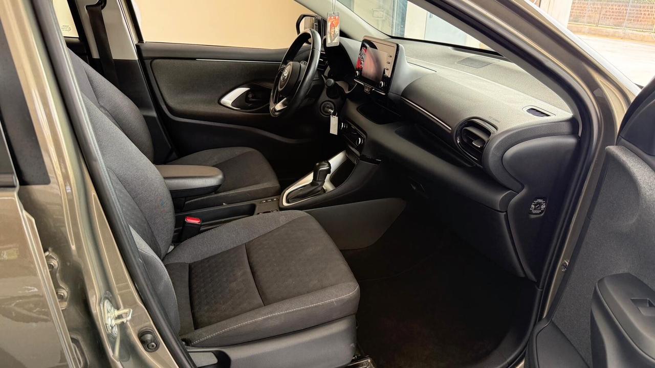Toyota Yaris 1.5 Hybrid 5 porte Business