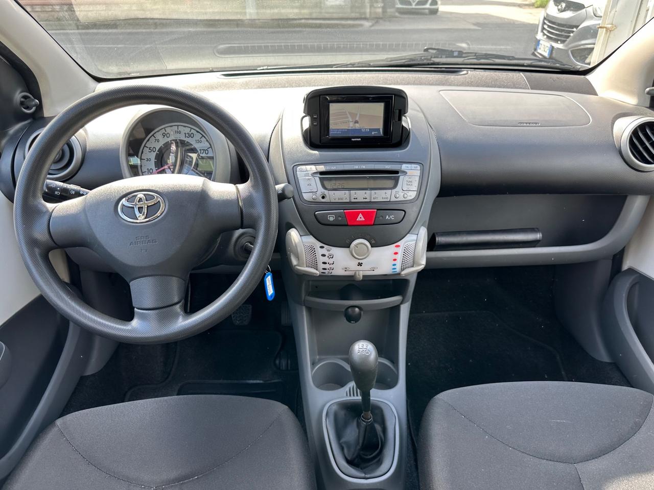 Toyota Aygo 1.0 BENZ. 5 porte Now Connect 2011