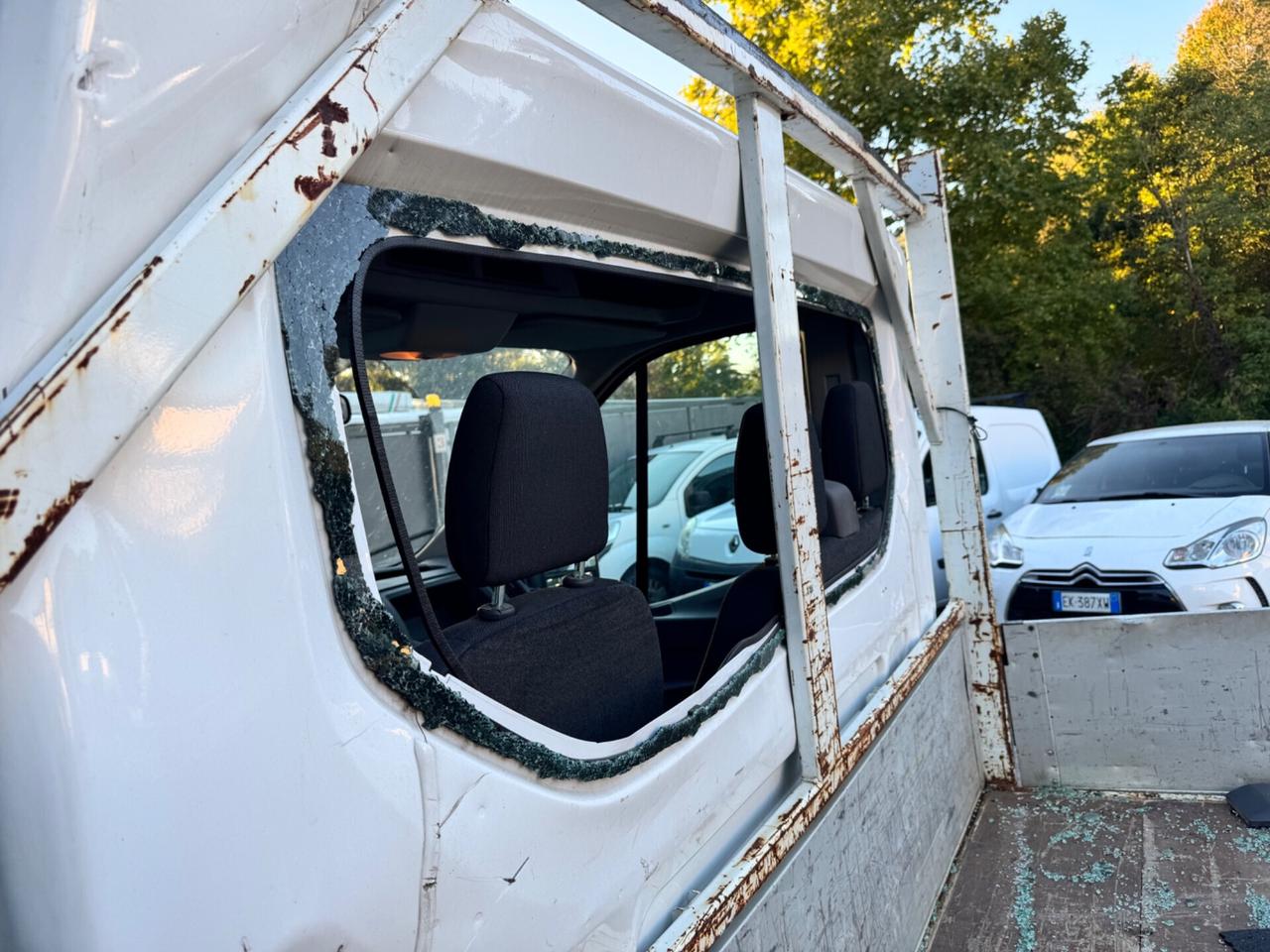 Ford transit incidentato